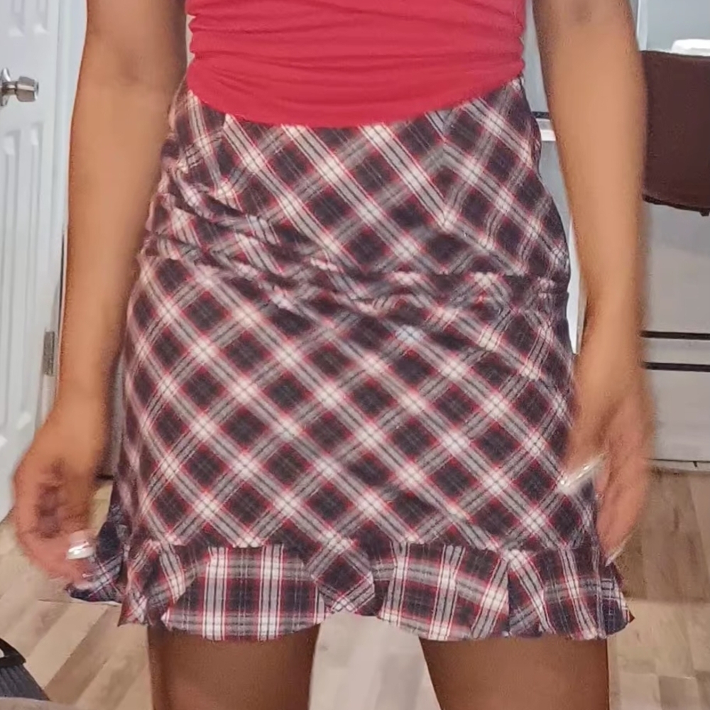 Paul Harris Vintage Chic Plaid Mini Skirt with Ruffle Hem